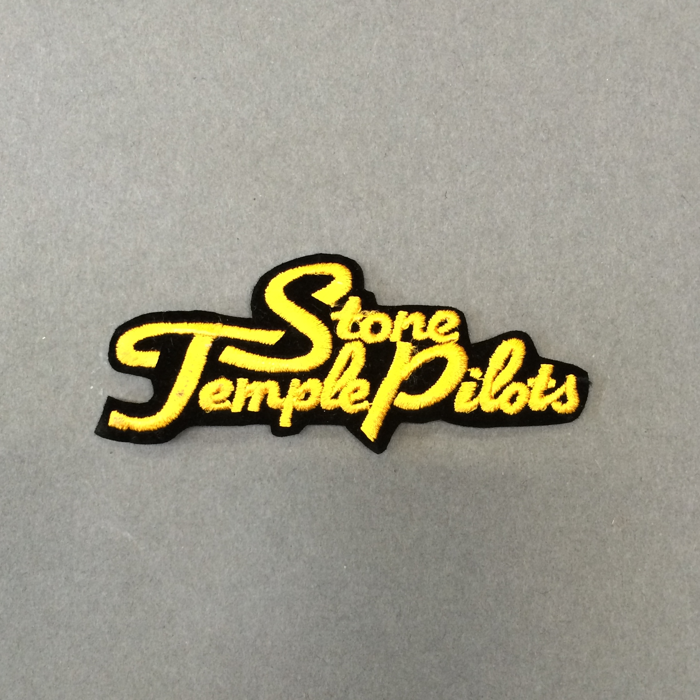 Stone Temple Pilots GulSvart Logo Tygmärke, Tygmärken Stone Temple Pilots GulSvart Logo Tygmärke, Tygmärken